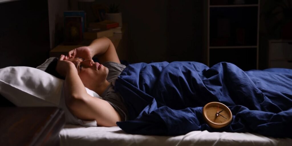 Tengo sueño pero no puedo dormir, ¿qué hago?