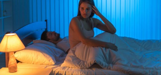 «No puedo dormir porque mi cerebro no deja de pensar»… ¿Qué hacer para solucionarlo?